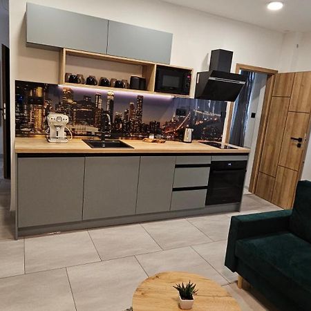 Apartman Manhattan Bratislava Bagian luar foto